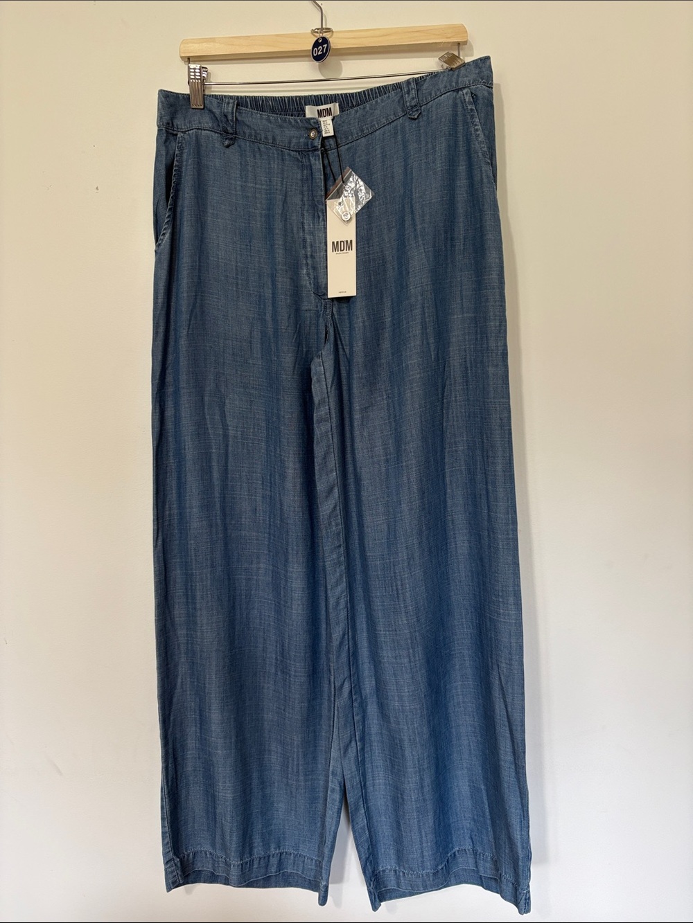 027 NWT MDM JEANS